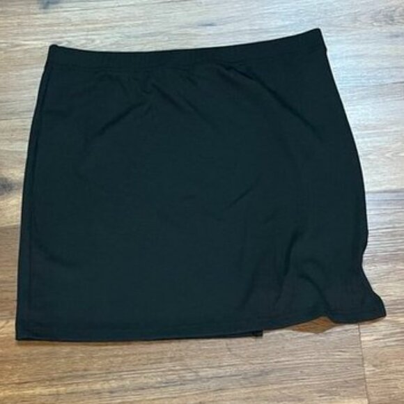🖤 Black Mini Skirt with Silver Ring Detail — Size Large Plus - Picture 5 of 6